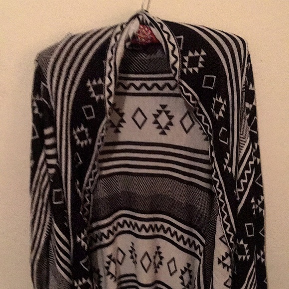 HAUTE MONDE Size L sweater with cream and white with Aztec print - Picture 10 of 10